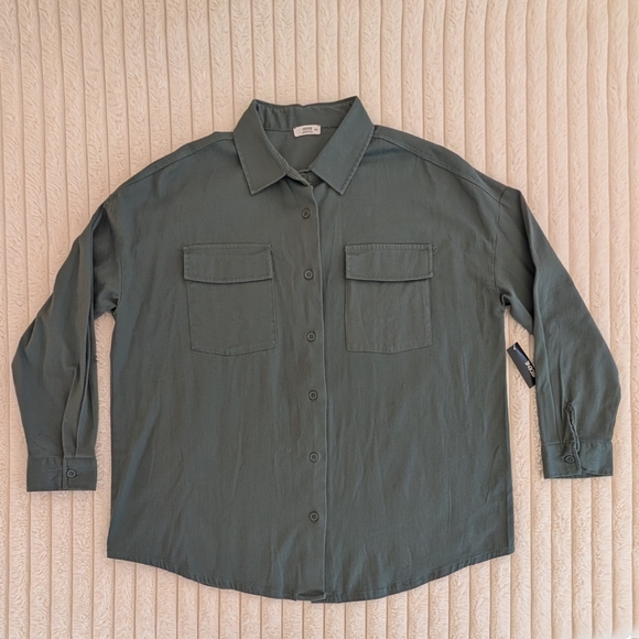 🩷 5/$25 - Ardene Dark Green Button-Up Shirt - Picture 2 of 6